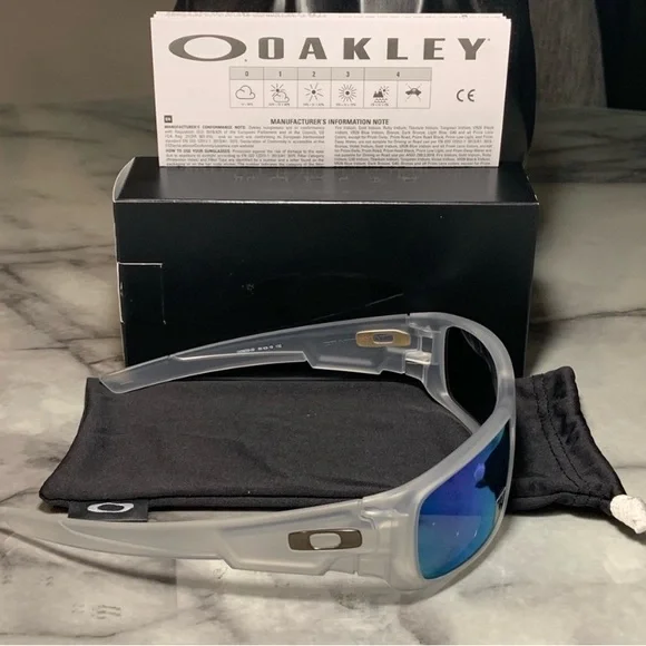 Oakley Crankshaft Violet Iridium Polarized Lenses, Matte Clear Frame NWT $187 - Picture 4 of 9